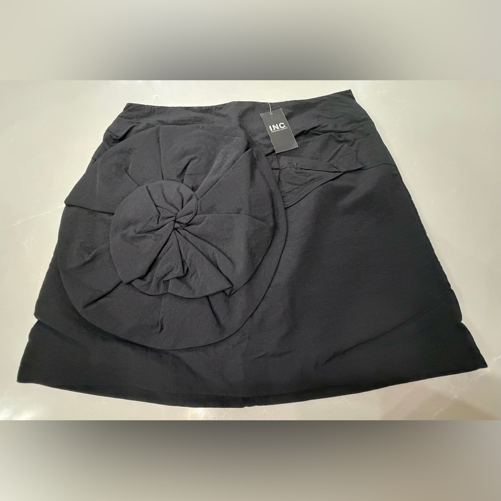 NWT INC International Concepts Black Twisted Rose Mini Skirt, 12